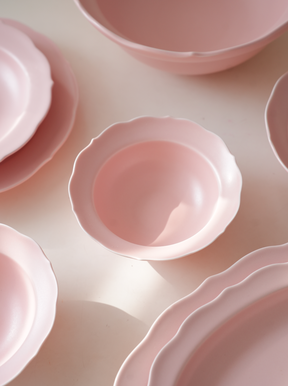Song-Style Petal-Rim Matte Pink 19cm Deep Plate
