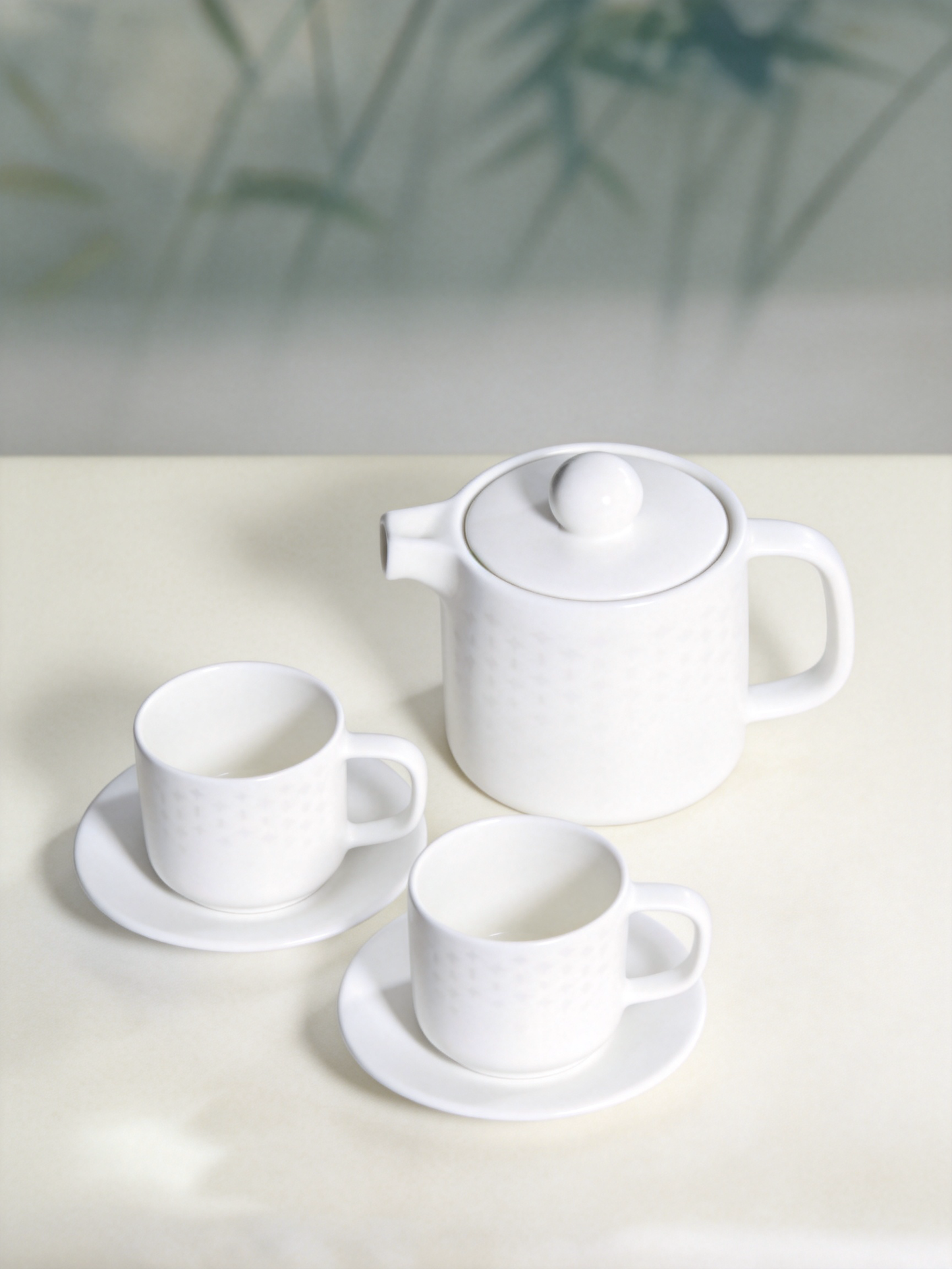 Linglong Porcelain Tea Set