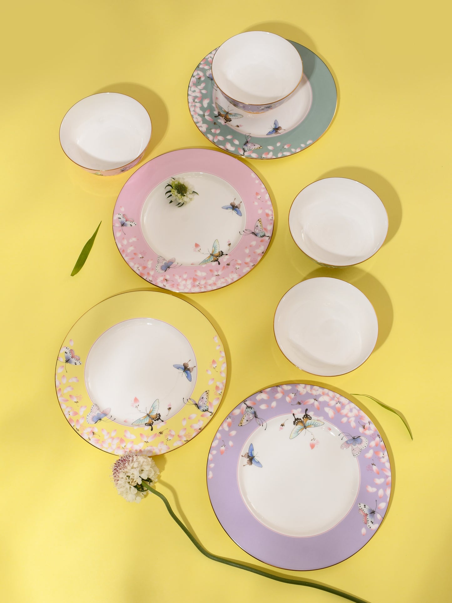 Butterflies Among Flowers 20cm Plate - Pink